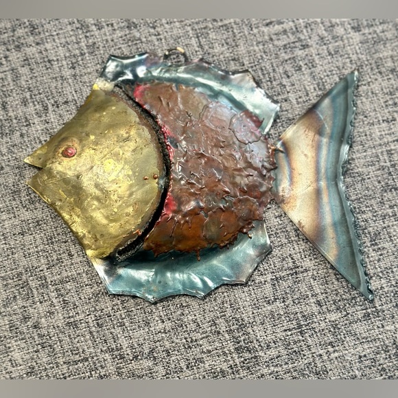 Copper Handcrafted Painted Sea Horse and Fish - Picture 3 of 7